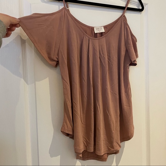 Open shoulder top - Picture 3 of 3